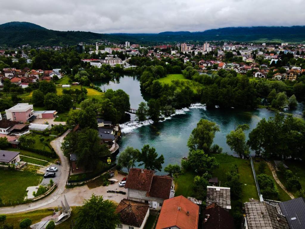 Holiday Home Waterfall View Bihać Екстериор снимка