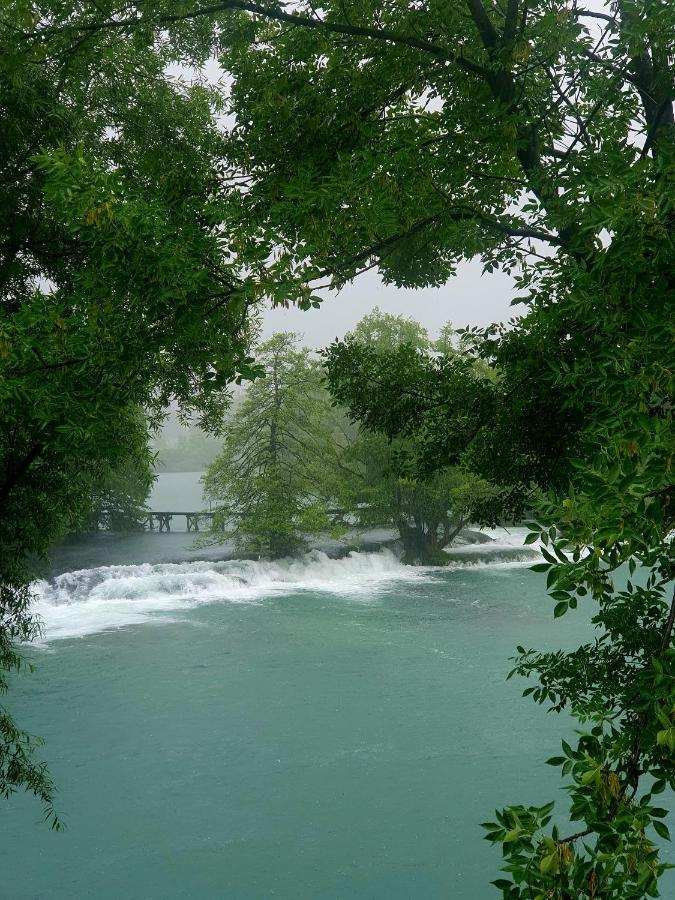 Holiday Home Waterfall View Bihać Екстериор снимка